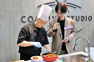 지역 소상공인 맛집을 전국 신제품으로… 롯데웰푸드 ‘어썸바잇트’ 두 번째 프로젝트 성료