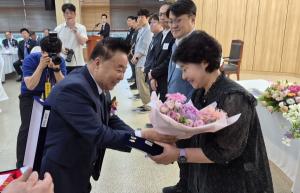푸드아이콘 김현옥 편집국장, 서울우유 창립 89주년 감사패 받아